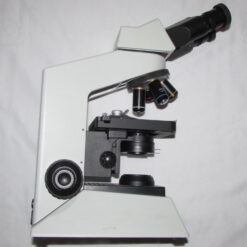 نمای بغل میکروسکوپ بیولوژی 1600 برابر حرفه ای طرح المپیوس CX21