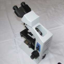 نمای پشت میکروسکوپ بیولوژی 1600 برابر حرفه ای طرح المپیوس CX21