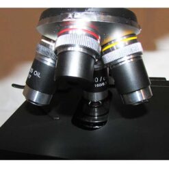 نمای نزدیک از عدسی های شیئی 4X-10X-40X-100X میکروسکوپ 1600 برابر بیولوژی دو چشمی مدل Ke-20