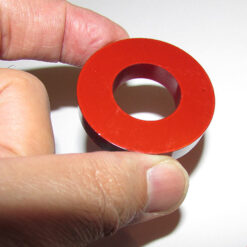 آهنربای حلقه ای شکل با قطر 4.5 سانتیمتر و رنگ قرمز روشن
